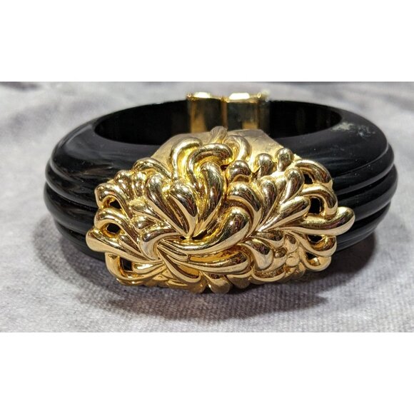 Vintage Inna Cytrine Paris Fleur Chrysanthemum Lucite And Metal Clamper Bracelet - Picture 6 of 10